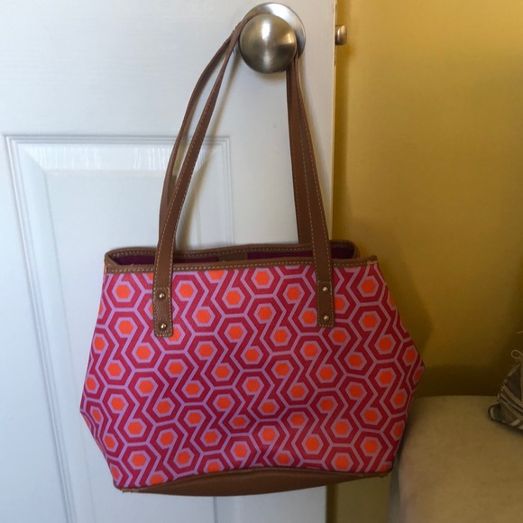 Nine West Handbags - 🪷 5/$10 🪷 Nine West purse in good condition some wear on handles as shown